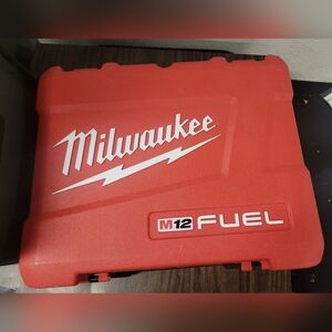Milwaukee M12.Fuel